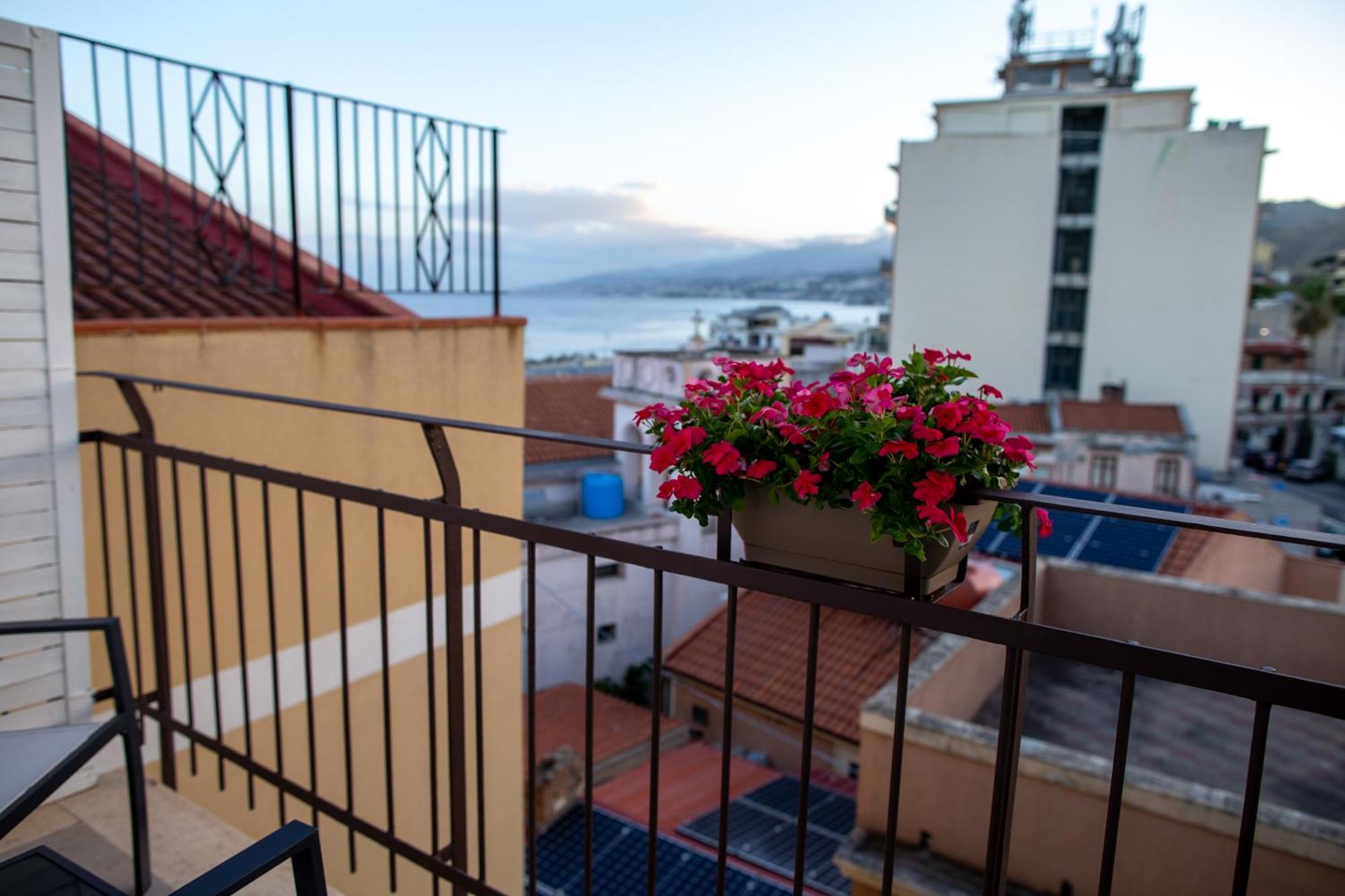 Operaprimasuite Messina Esterno foto